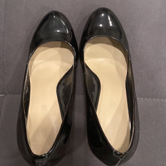 Nine West Patent Black Leather Pumps size 6.5 - Picture 2 of 7